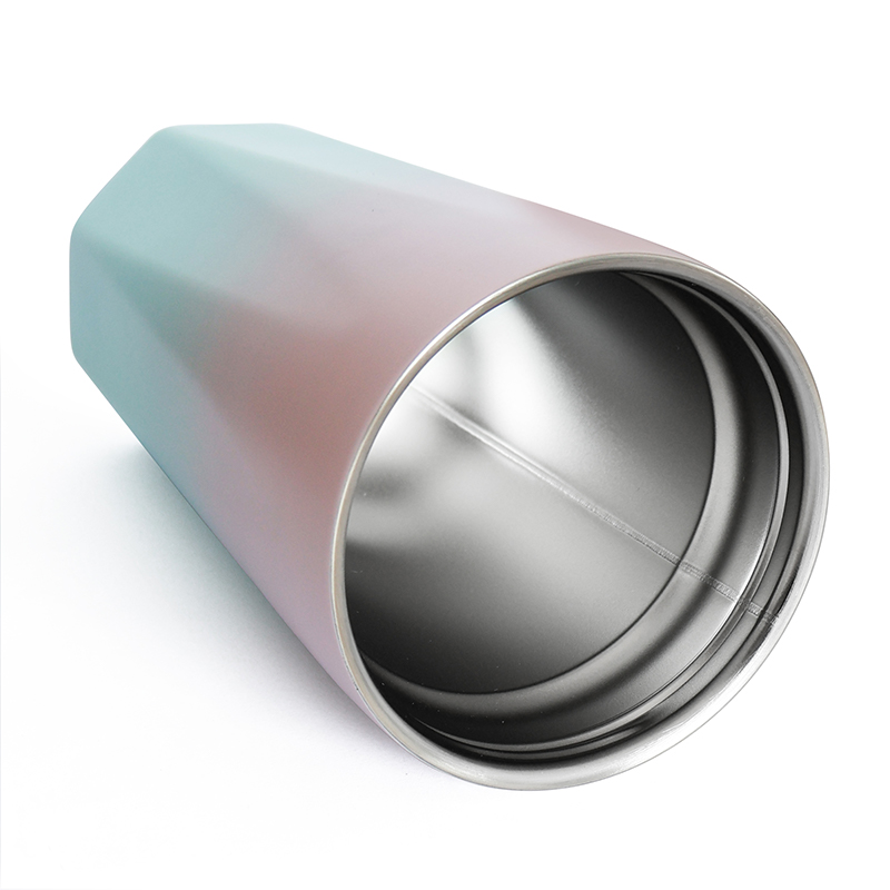 detail of 20oz Reusable easy grip insulated travel tumbler with lid and straw