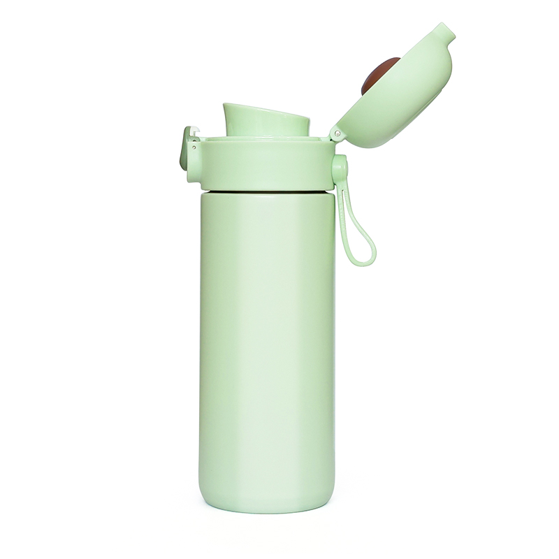 detail of 400ml Stainless steel vacuum water flask with full leak proof auto flip lid